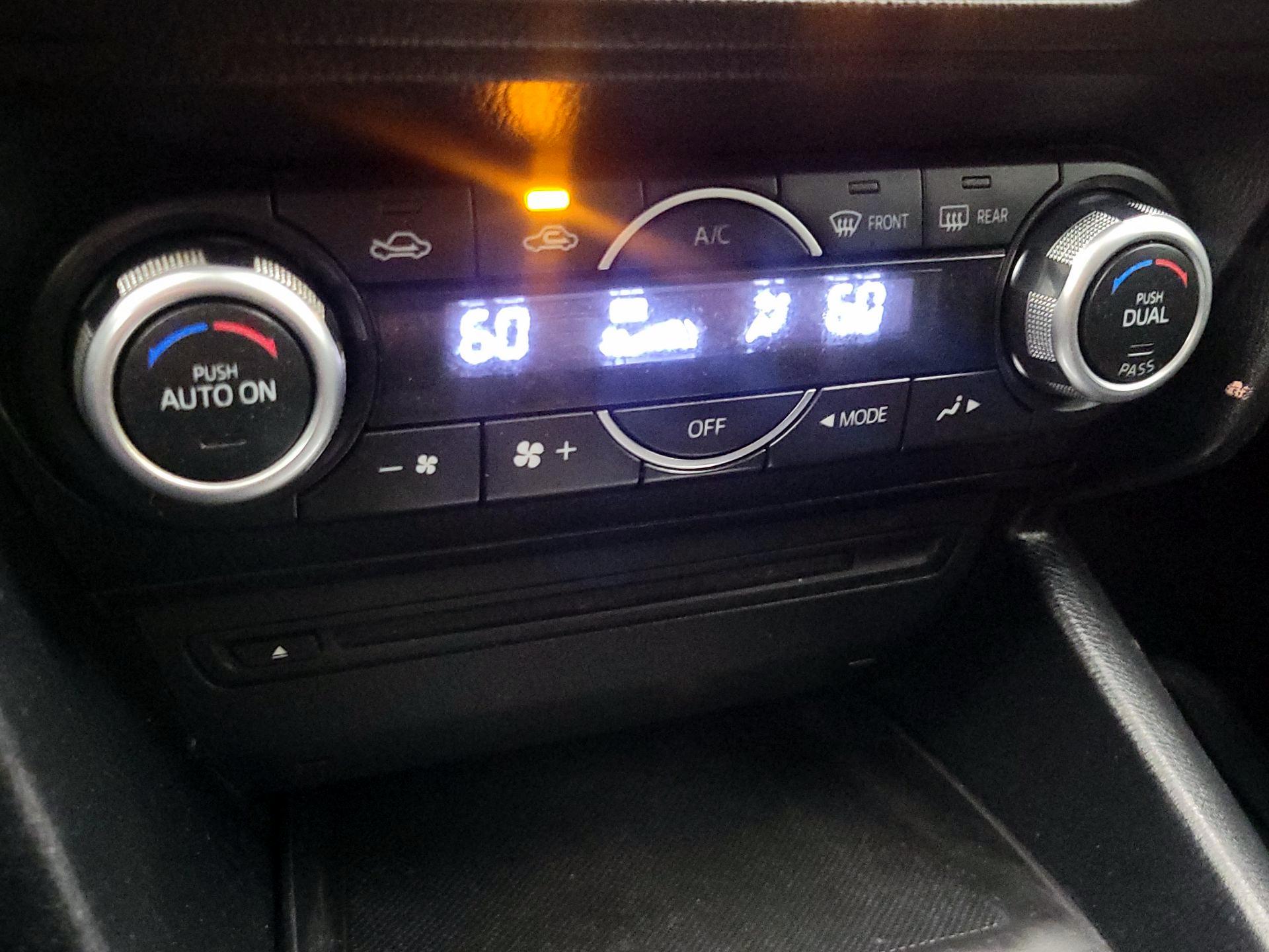 Thumbnail: 2015 Mazda Mazda3 - 16