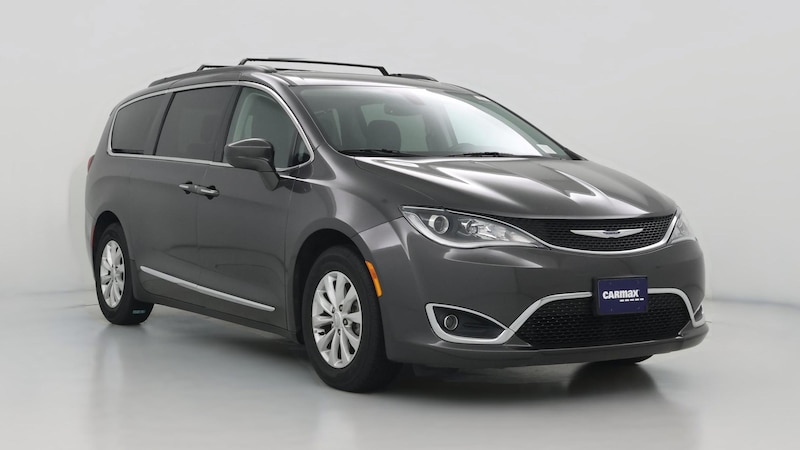 2019 Chrysler Pacifica Touring L Hero Image