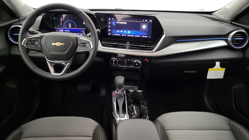 2025 Chevrolet Trax LS 9