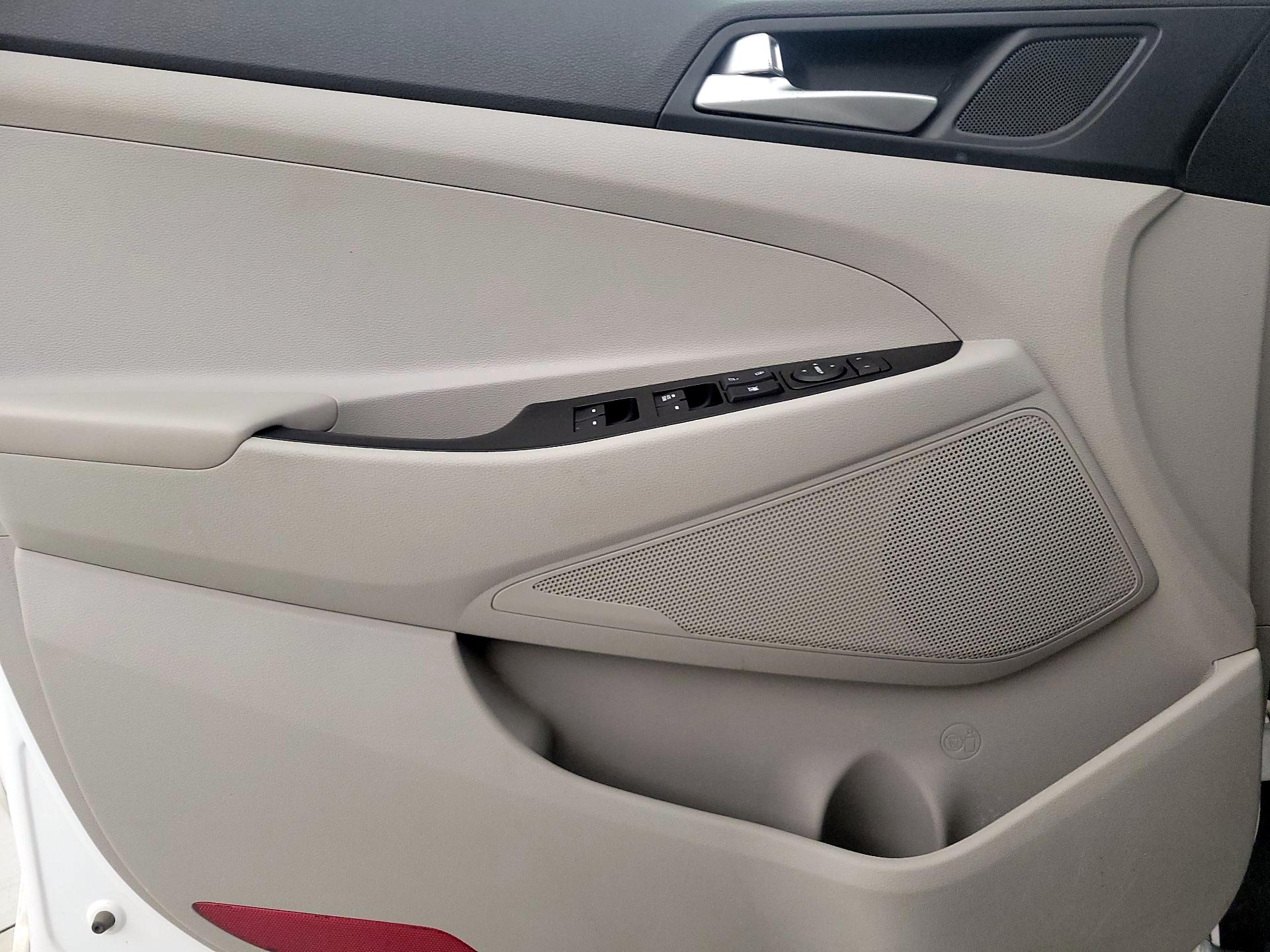 Thumbnail: 2019 Hyundai Tucson - 12