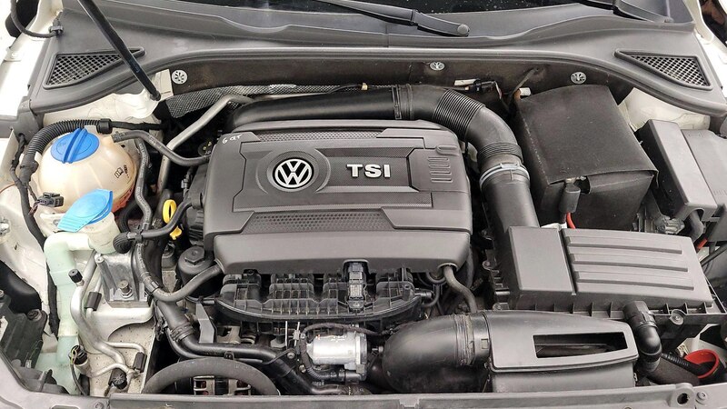 2015 Volkswagen Passat S 21