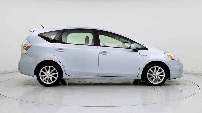 2013 Toyota Prius v Three 7