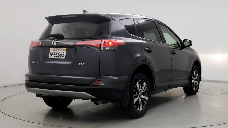 2018 Toyota RAV4 XLE 8