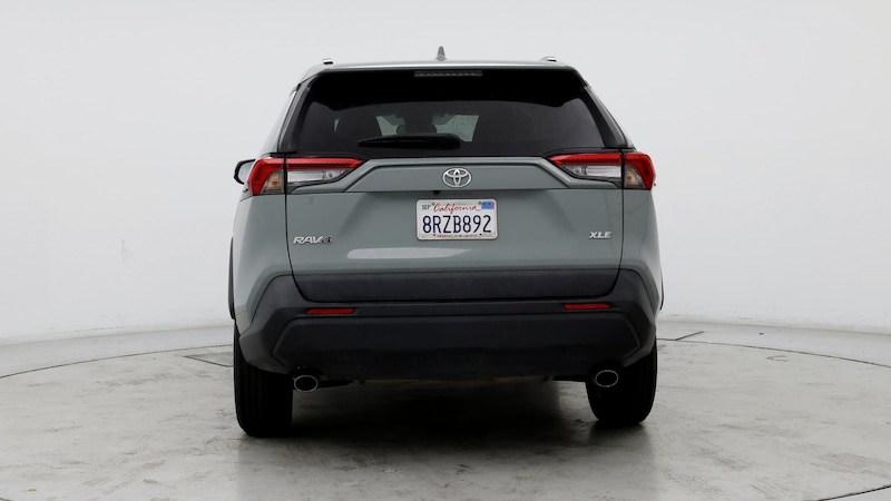 2020 Toyota RAV4 XLE 8