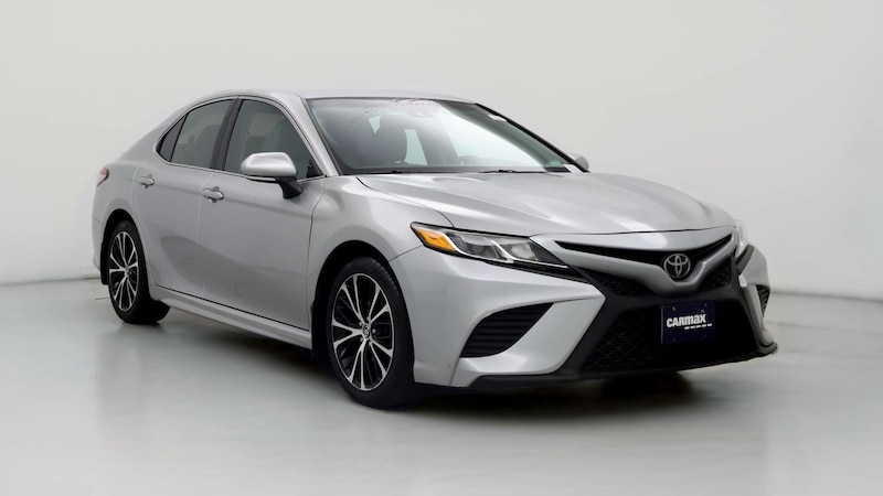 2018 Toyota Camry SE Hero Image