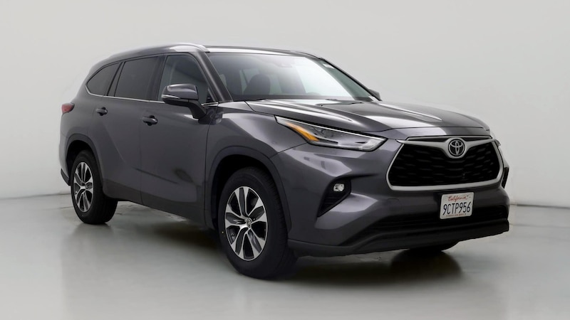 2022 Toyota Highlander XLE Hero Image