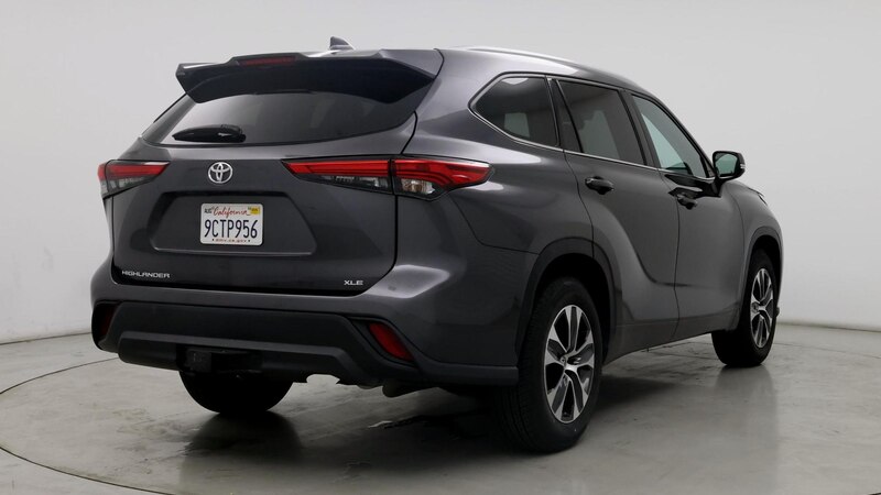 2022 Toyota Highlander XLE 8