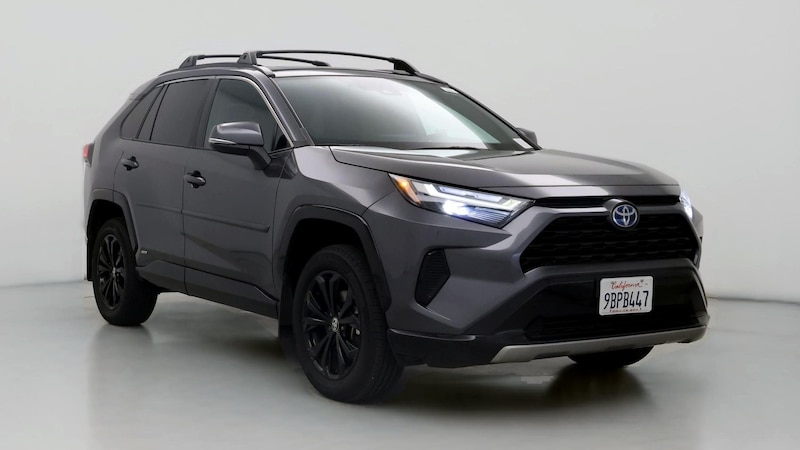 2022 Toyota RAV4 SE Hero Image