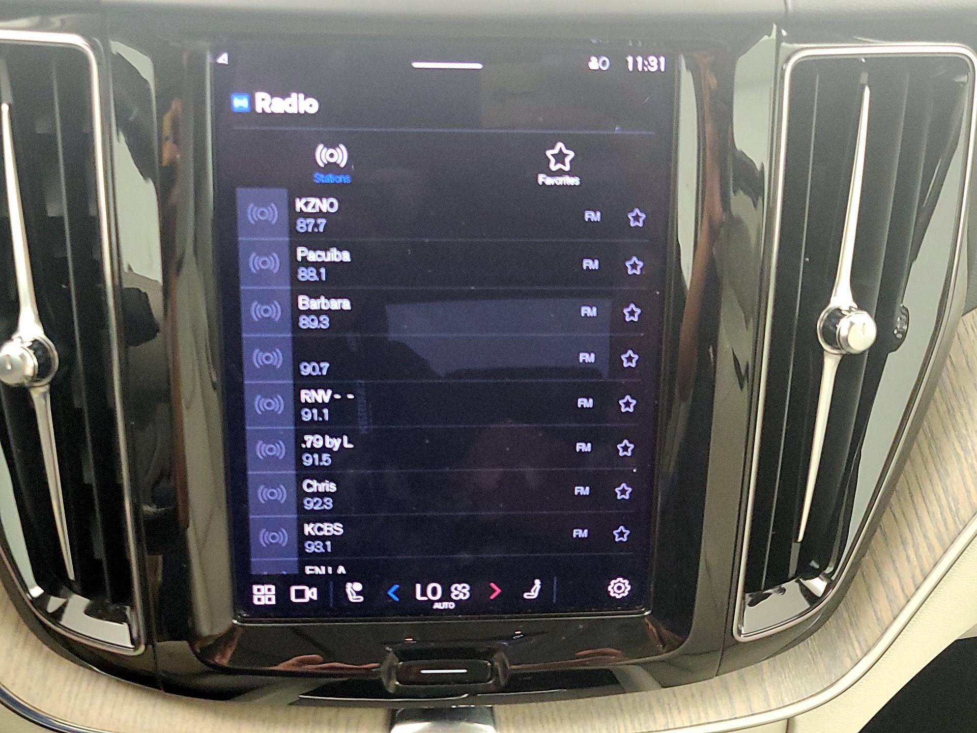 Thumbnail: 2023 Volvo XC60 - 15