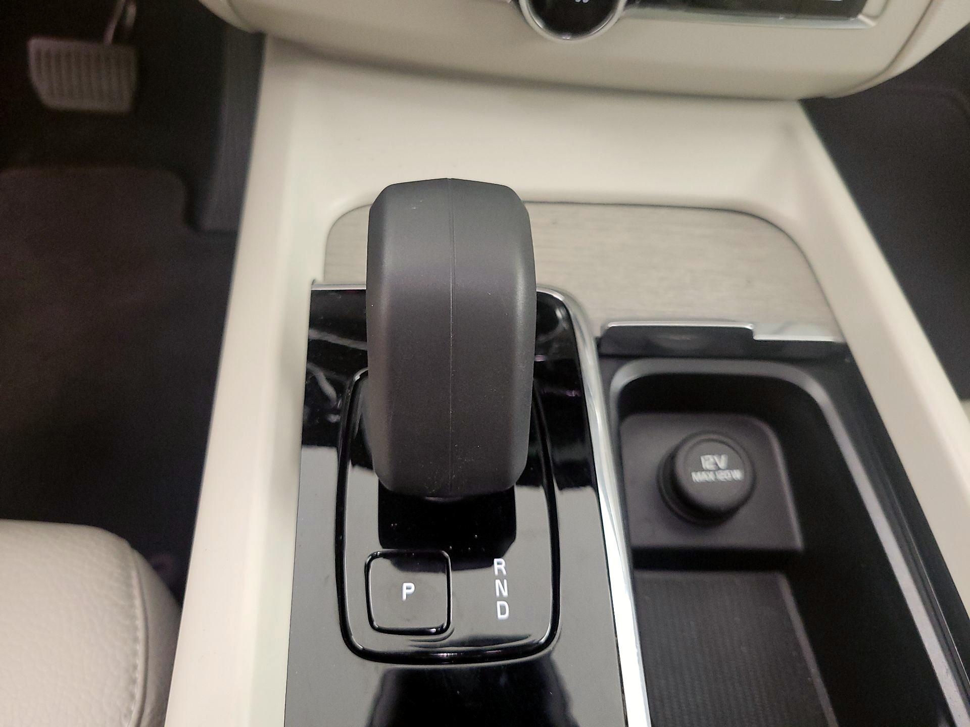 Thumbnail: 2023 Volvo XC60 - 17