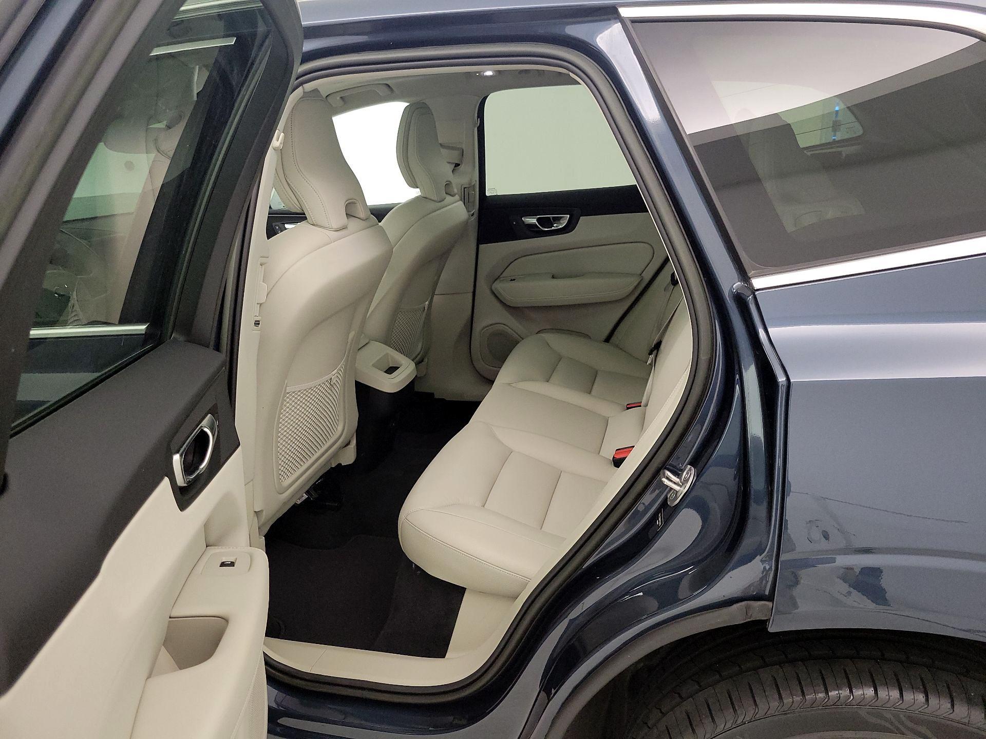 Thumbnail: 2023 Volvo XC60 - 20