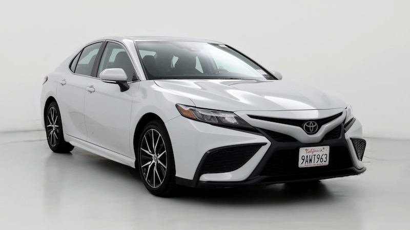 2022 Toyota Camry SE Hero Image