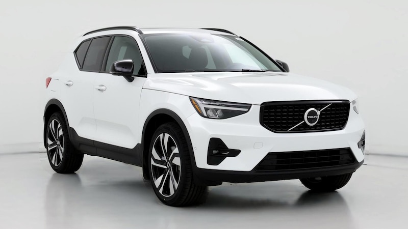 2023 Volvo XC40 B5 Plus Hero Image