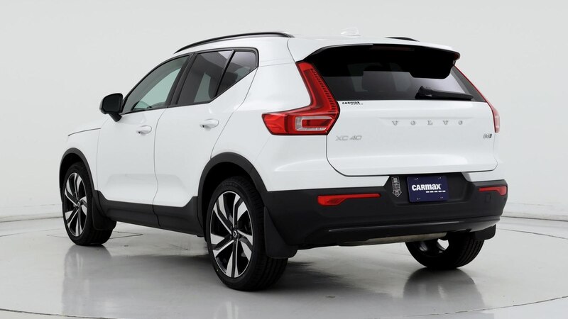 2023 Volvo XC40 B5 Plus 2