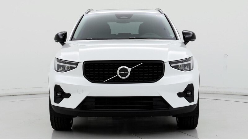 2023 Volvo XC40 B5 Plus 5