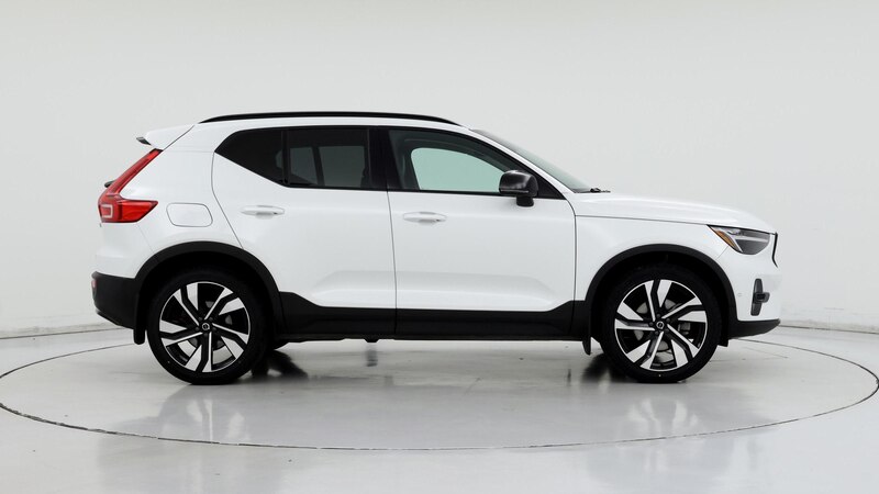 2023 Volvo XC40 B5 Plus 7