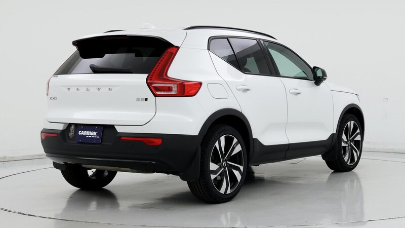 2023 Volvo XC40 B5 Plus 8