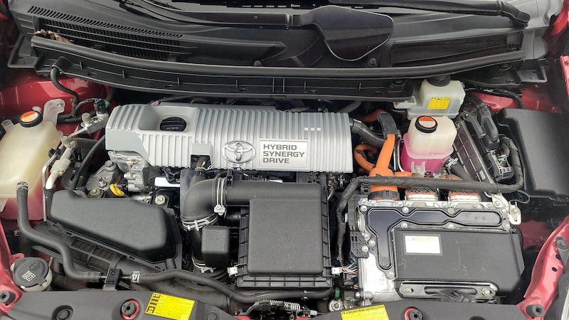 2014 Toyota Prius Three 21