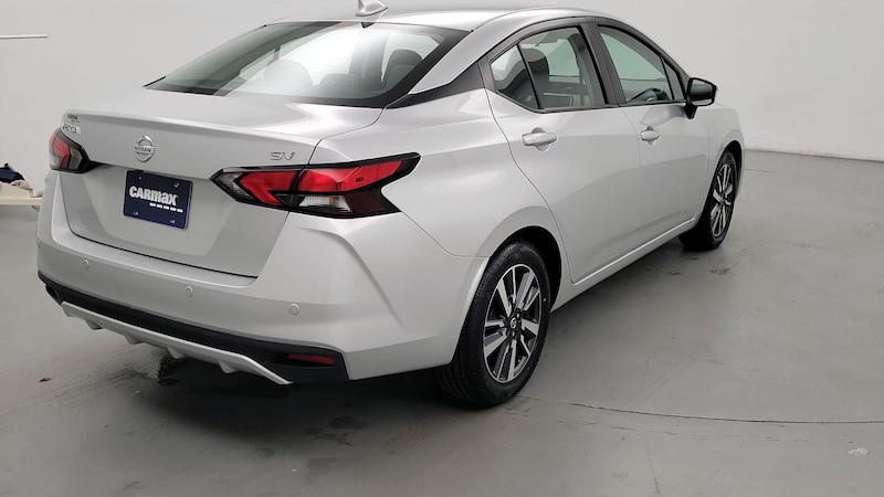 2021 Nissan Versa SV 5