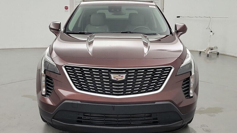 2022 Cadillac XT4 Luxury 2