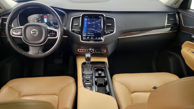 2016 Volvo XC90 T6 Momentum 9