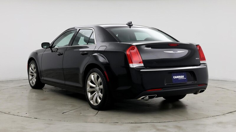 2019 Chrysler 300 Touring 2