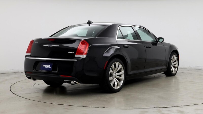 2019 Chrysler 300 Touring 8