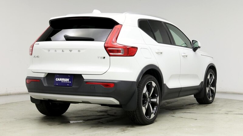 2019 Volvo XC40 T5 Momentum 8