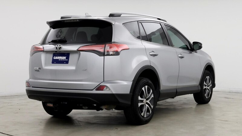 2018 Toyota RAV4 LE 8