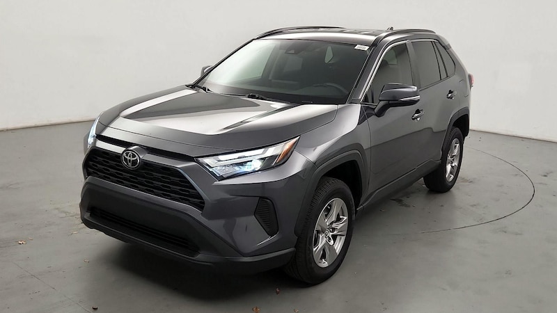 2022 Toyota RAV4 XLE 3