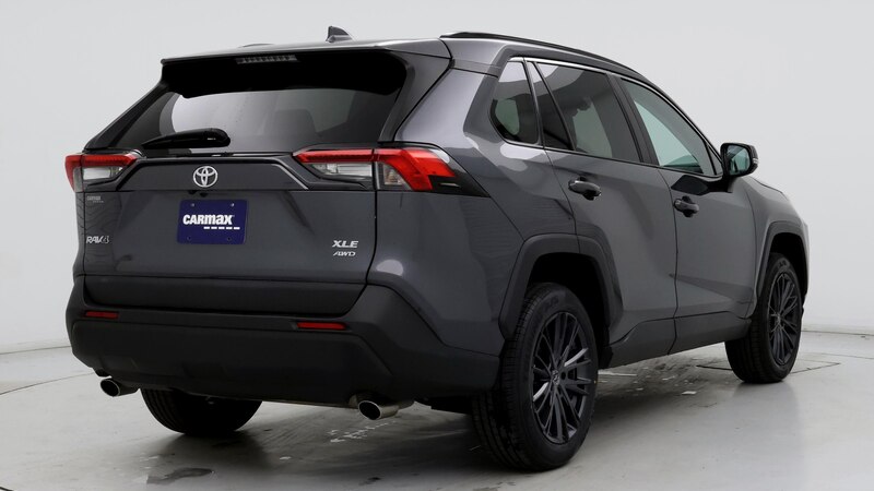 2020 Toyota RAV4 XLE 8