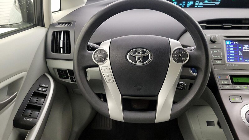 2015 Toyota Prius Three 10