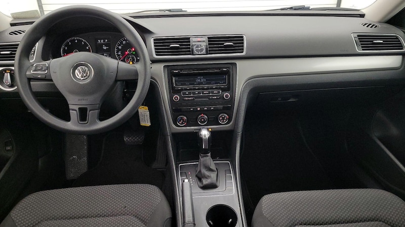 2014 Volkswagen Passat Wolfsburg Edition 9