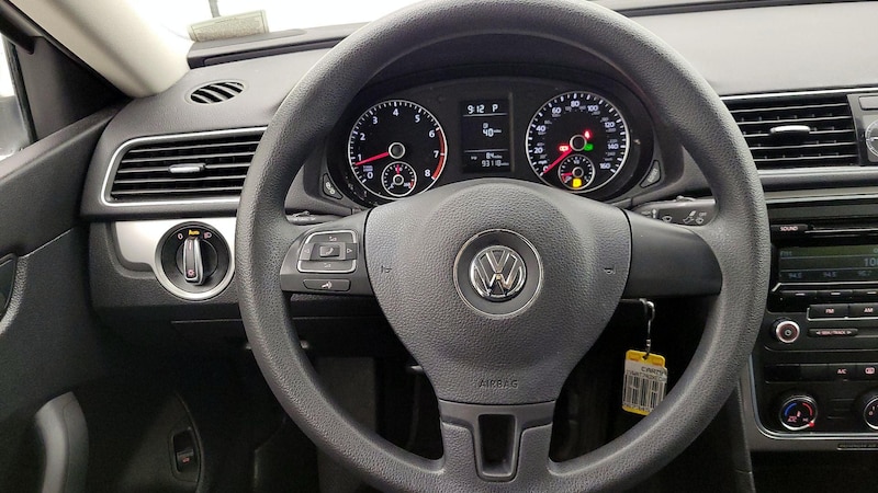 2014 Volkswagen Passat Wolfsburg Edition 10