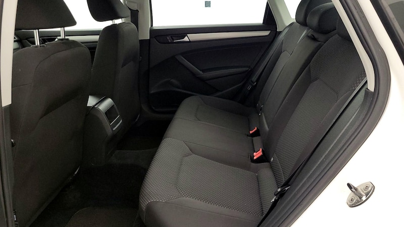 2014 Volkswagen Passat Wolfsburg Edition 17