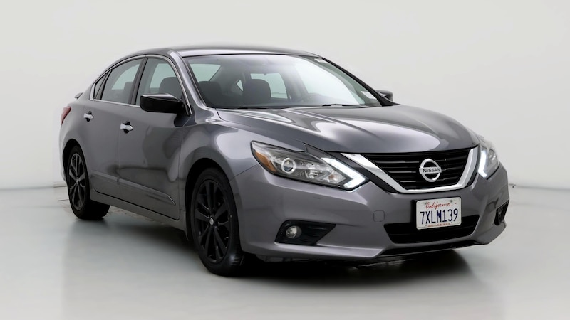 2017 Nissan Altima SR Hero Image