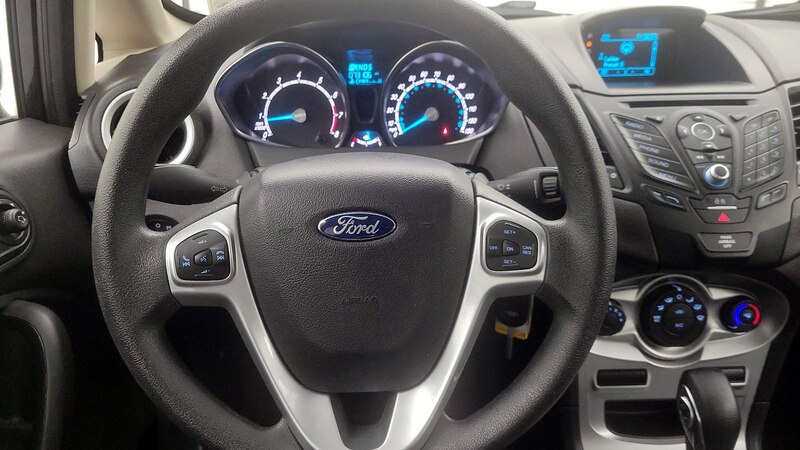 2017 Ford Fiesta SE 10