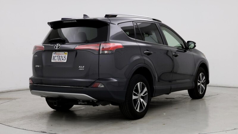 2018 Toyota RAV4 XLE 8