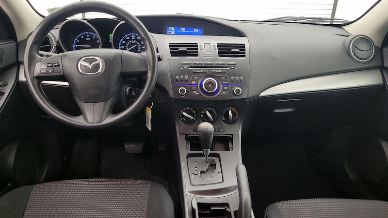 2013 Mazda Mazda3 i SV 9