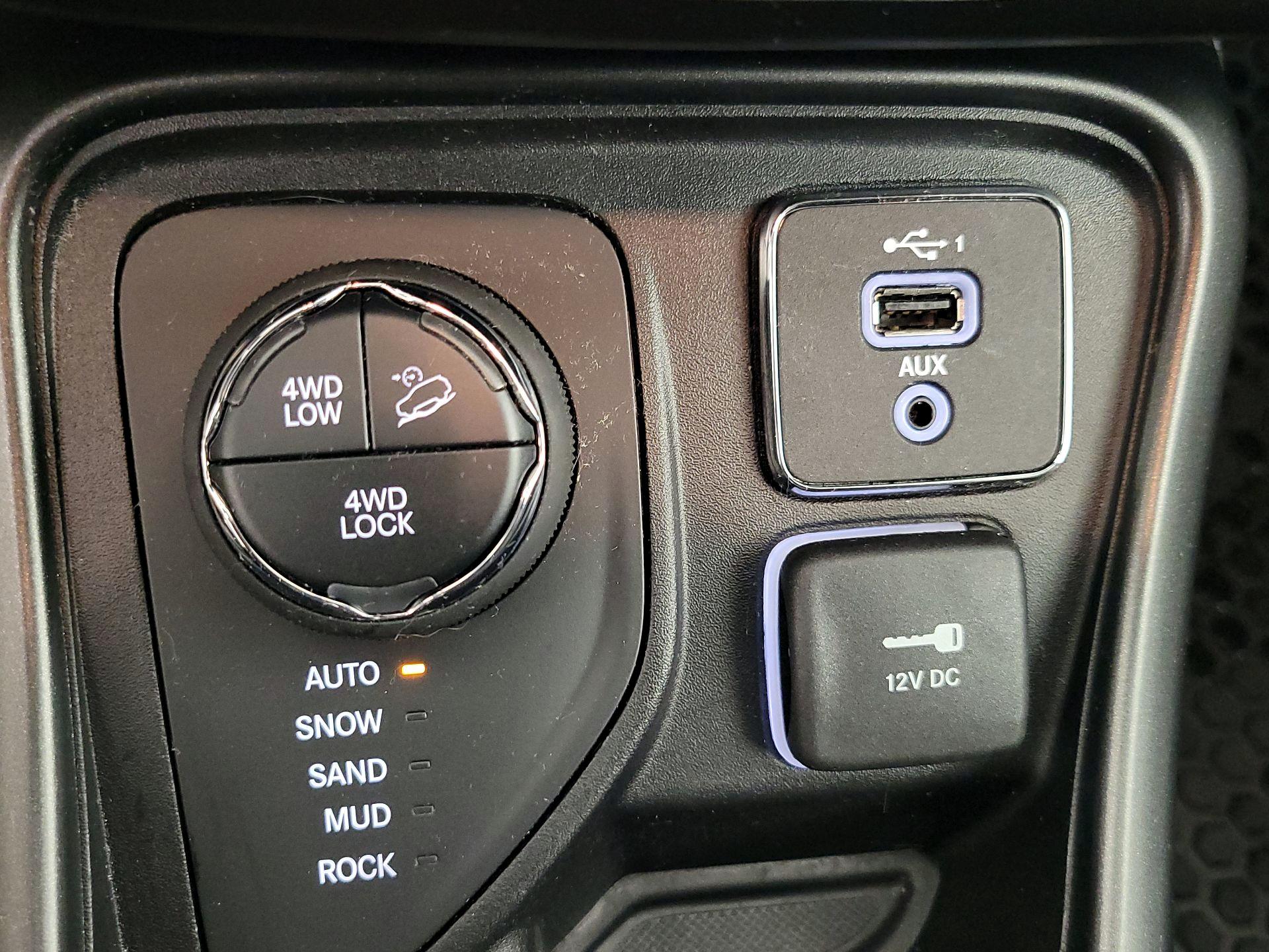 Thumbnail: 2021 Jeep Compass - 18