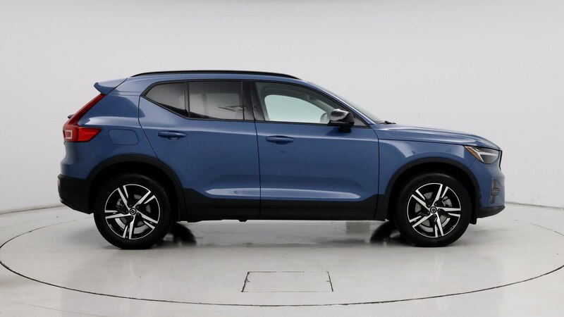 2024 Volvo XC40 B5 Core 7