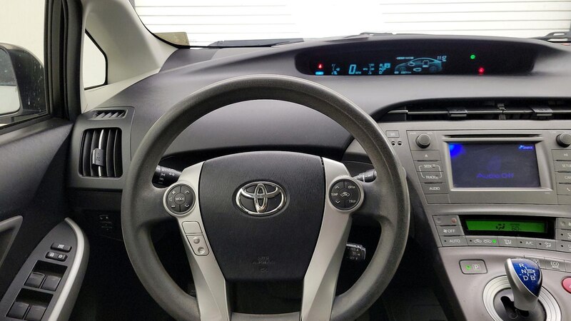 2015 Toyota Prius Two 10