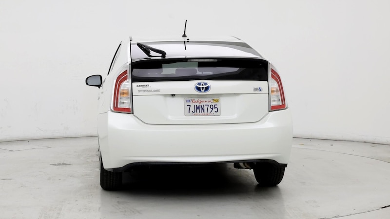 2015 Toyota Prius Two 6