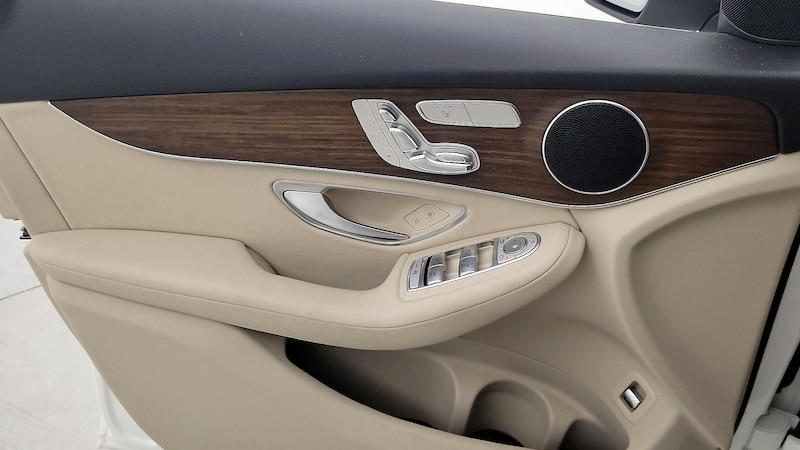 2022 Mercedes-Benz GLC 300 12