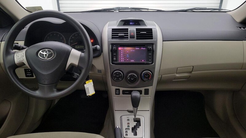 2013 Toyota Corolla LE 9