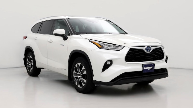 2020 Toyota Highlander XLE Hero Image