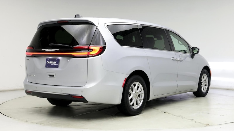 2023 Chrysler Pacifica Touring L 8