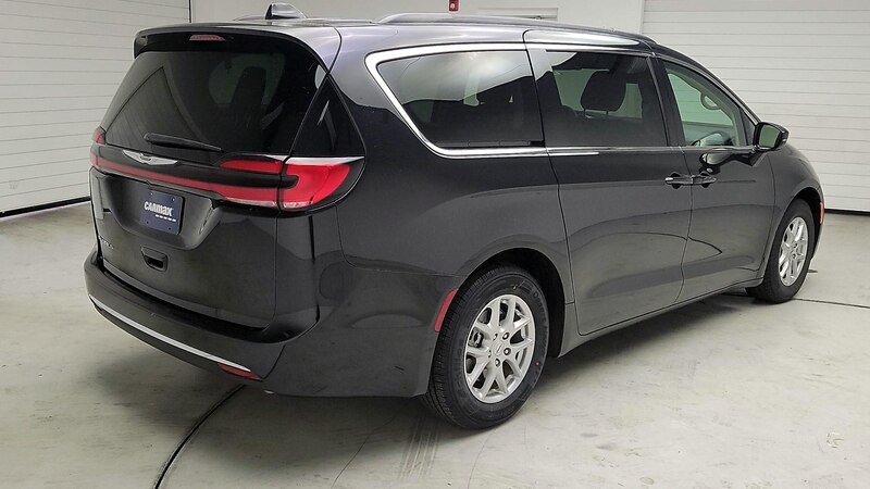 2022 Chrysler Pacifica Touring L 5