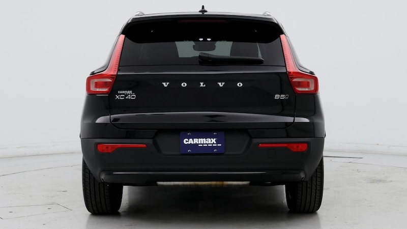 2024 Volvo XC40 B5 Core 6