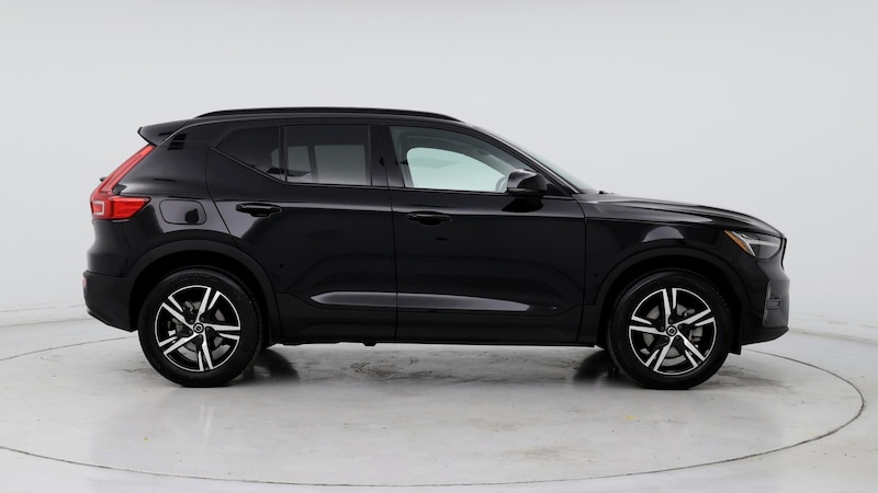 2024 Volvo XC40 B5 Core 7